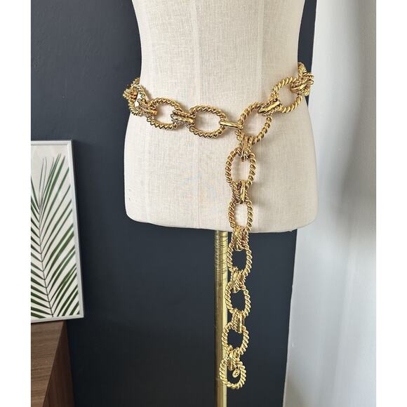 ST JOHN Custom Vintage Gold Tone Chain Belt Logo Hook RARE - Picture 4 of 12